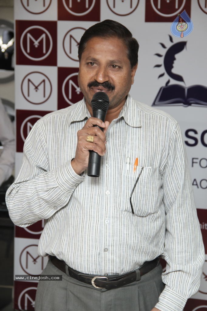 Malabar Gold Scholarships For Poor Girls Students - 10 / 30 photos