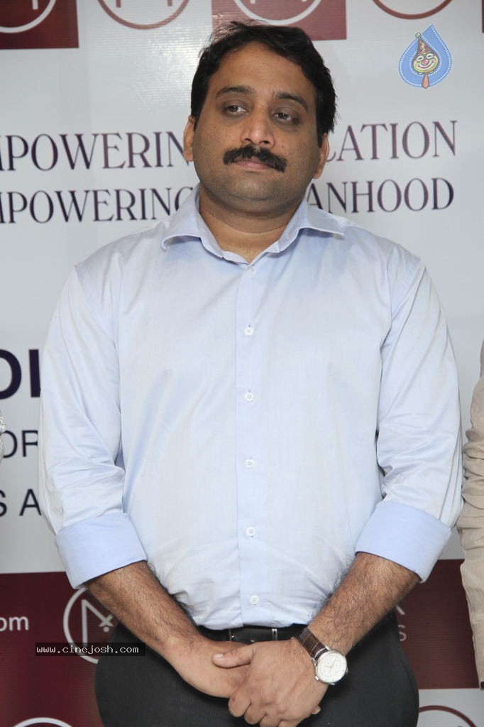 Malabar Gold Scholarships For Poor Girls Students - 11 / 30 photos