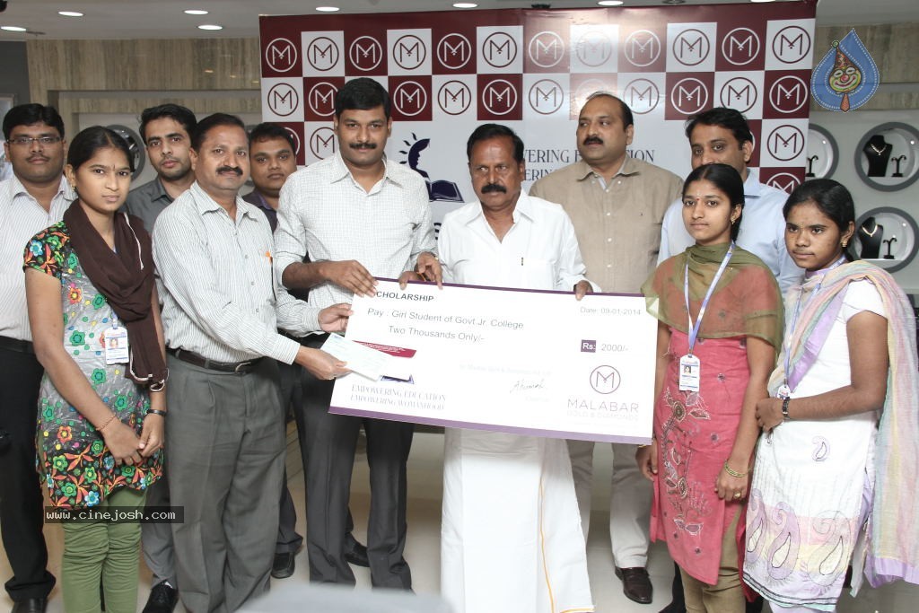 Malabar Gold Scholarships For Poor Girls Students - 17 / 30 photos