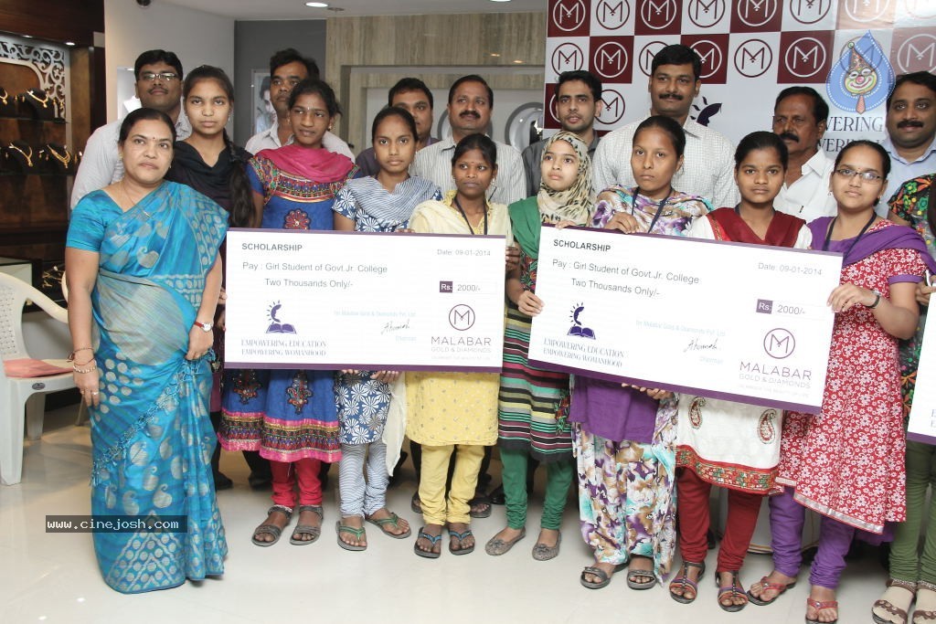 Malabar Gold Scholarships For Poor Girls Students - 27 / 30 photos