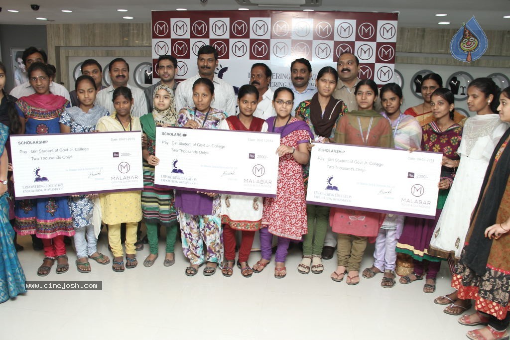 Malabar Gold Scholarships For Poor Girls Students - 29 / 30 photos