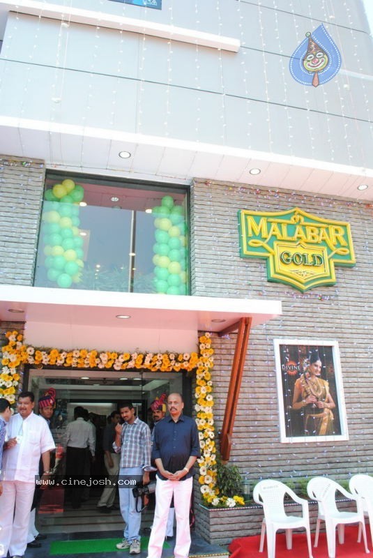 Malabar Gold Shop Opening Photos - 5 / 59 photos