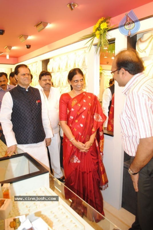 Malabar Gold Shop Opening Photos - 6 / 59 photos