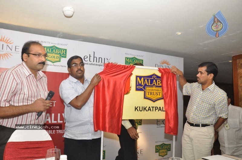 Malabar Gold Shop Opening Photos - 39 / 59 photos