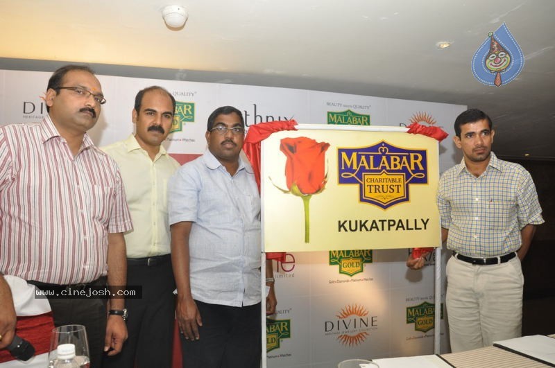 Malabar Gold Shop Opening Photos - 42 / 59 photos