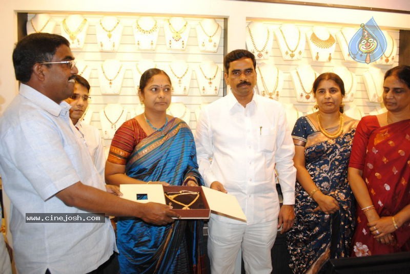 Malabar Gold Shop Opening Photos - 58 / 59 photos