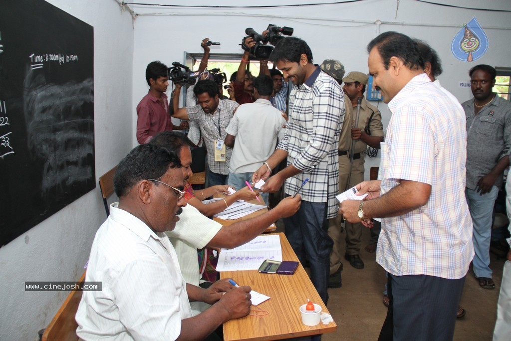 Manchu Family Members Casting Their Votes  - 5 / 14 photos