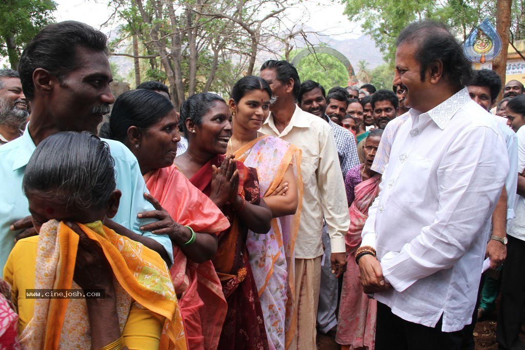 Manchu Family Members Casting Their Votes  - 14 / 14 photos