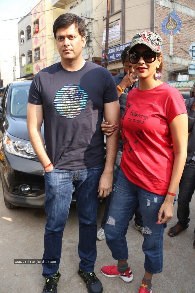 Manchu Lakshmi Participates in Swachh Bharat - 30 / 91 photos