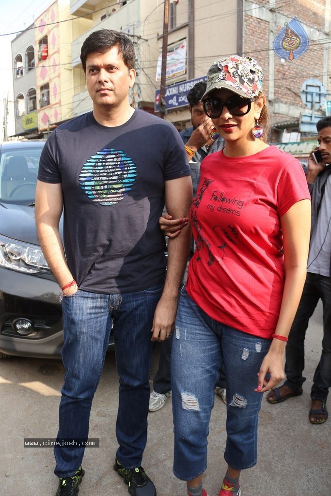 Manchu Lakshmi Participates in Swachh Bharat - 46 / 91 photos