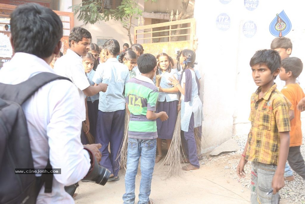 Manchu Lakshmi Participates in Swachh Bharat - 91 / 91 photos