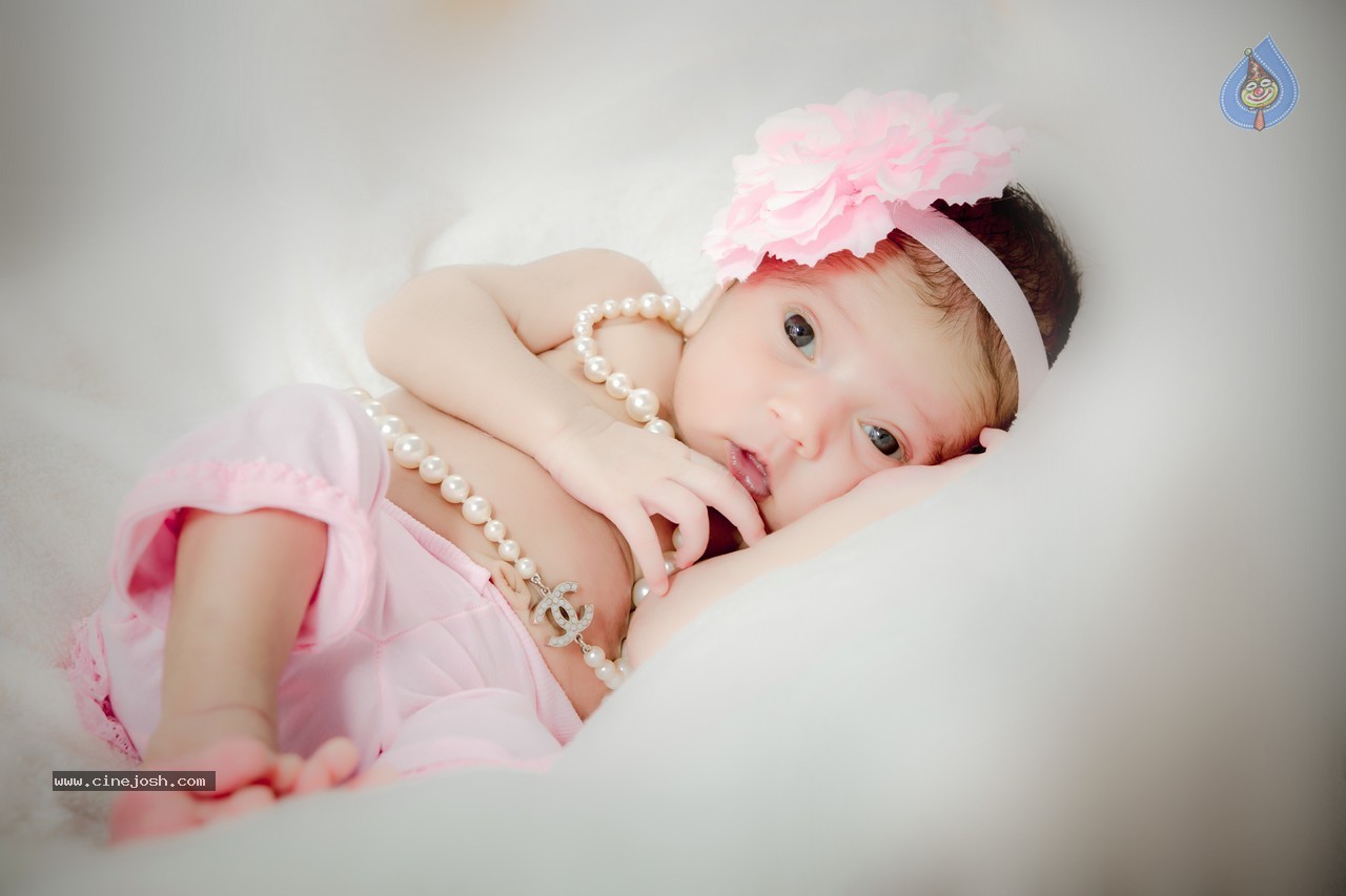 Manchu Lakshmi with Her Baby Photos - 2 / 3 photos