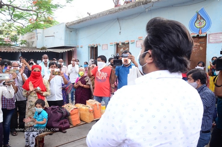 Manchu Manoj Arranged Buses  - 5 / 12 photos