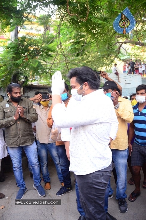 Manchu Manoj Arranged Buses  - 8 / 12 photos