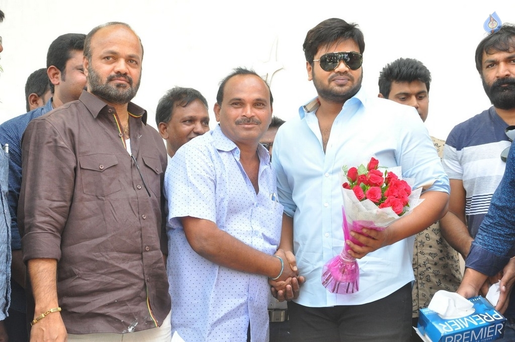 Manchu Manoj Birthday 2017 Celebrations  - 4 / 33 photos