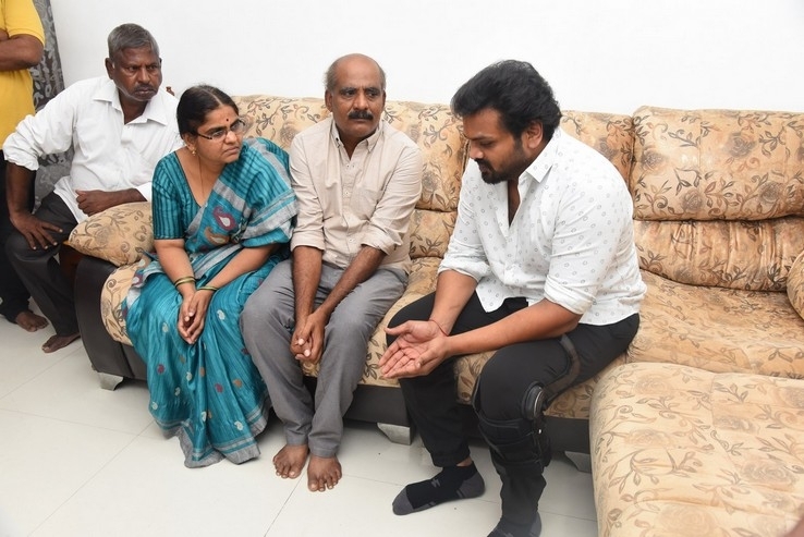 Manchu Manoj Meets Disha Family - 2 / 5 photos