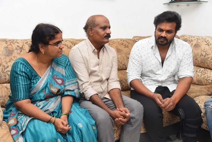 Manchu Manoj Meets Disha Family - 5 / 5 photos