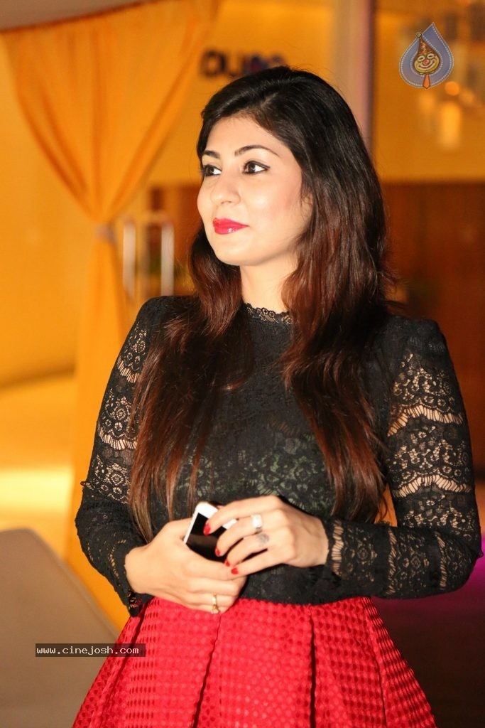 Manish and Rekha Wedding Anniversary Party - 41 / 127 photos