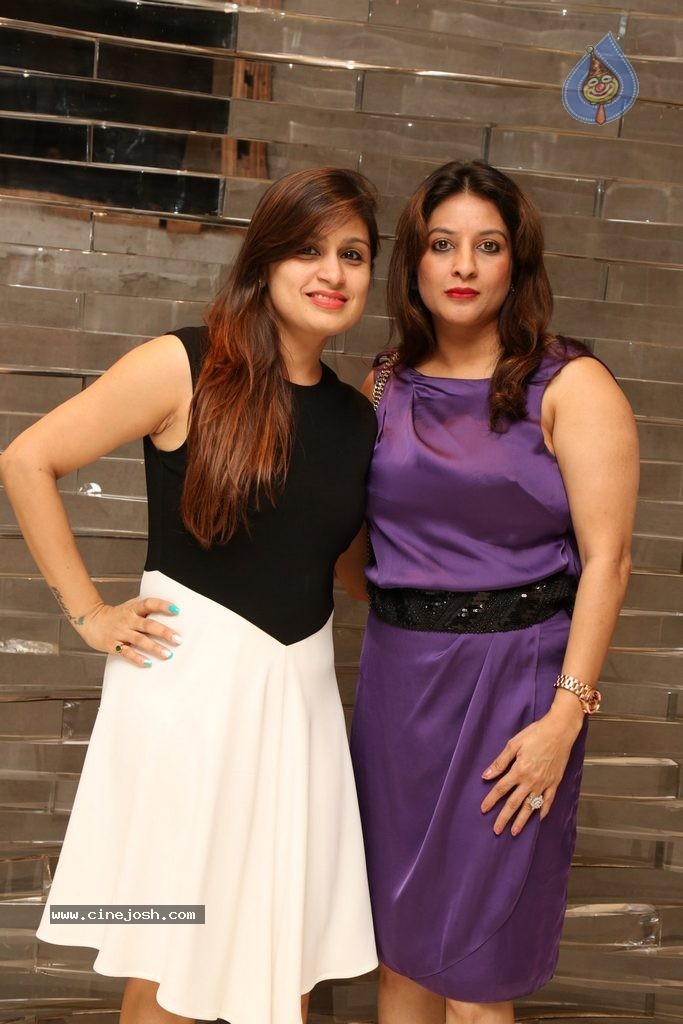 Manish and Rekha Wedding Anniversary Party - 77 / 127 photos