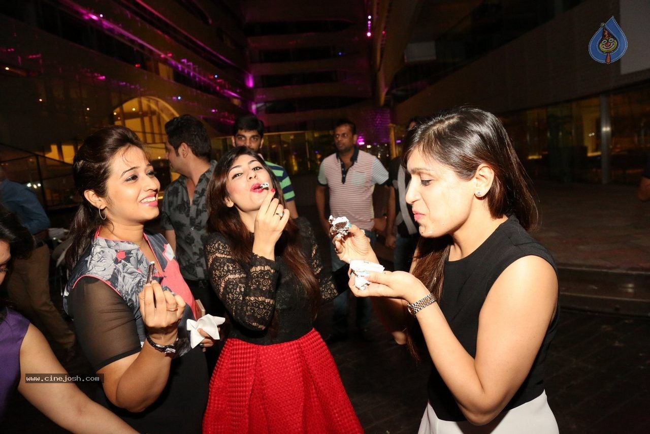 Manish and Rekha Wedding Anniversary Party - 91 / 127 photos