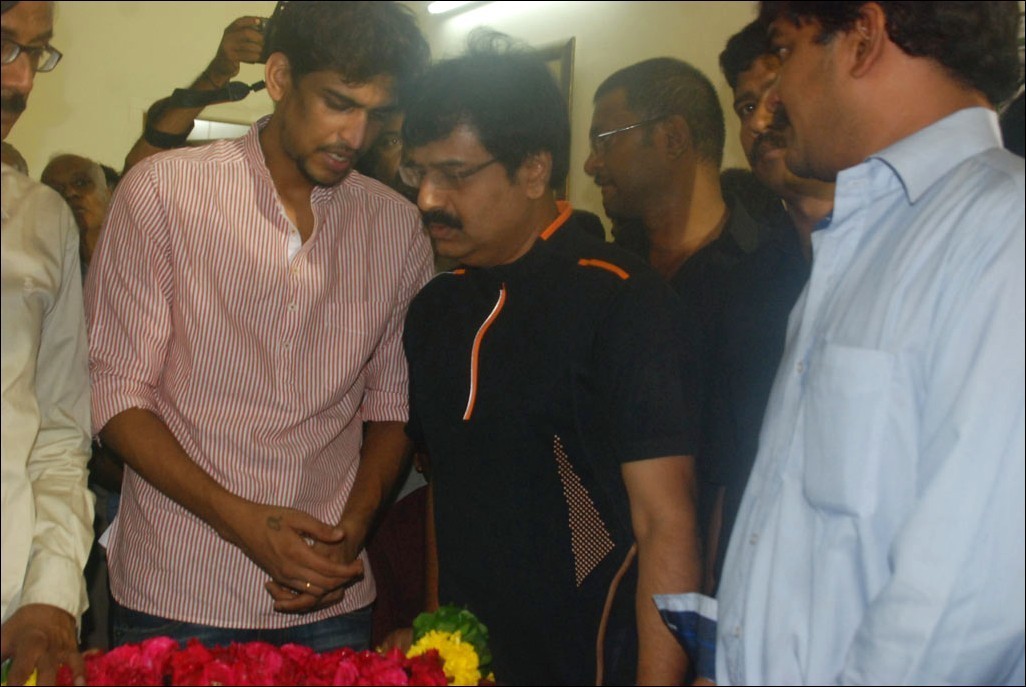 Manivannan Passed Away Photos - 35 / 78 photos