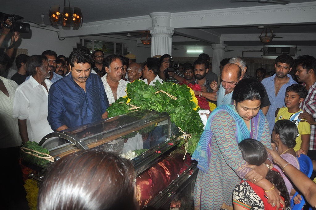Manjula Vijayakumar Condolences - 4 / 134 photos