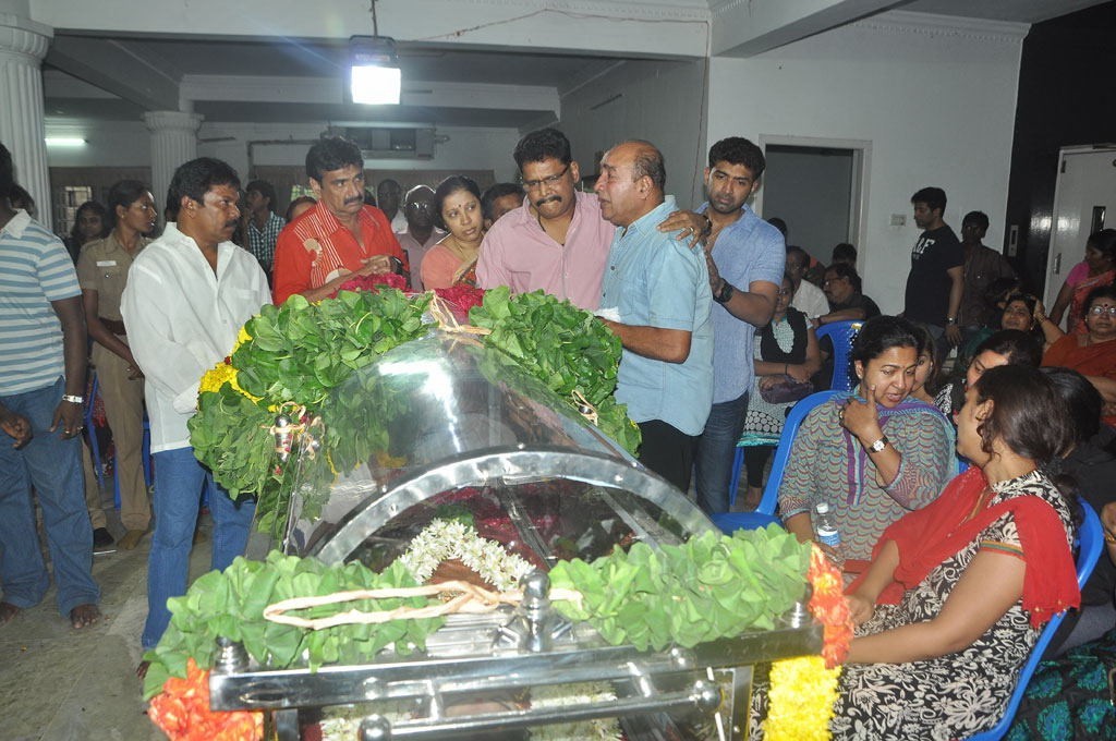 Manjula Vijayakumar Condolences - 20 / 134 photos