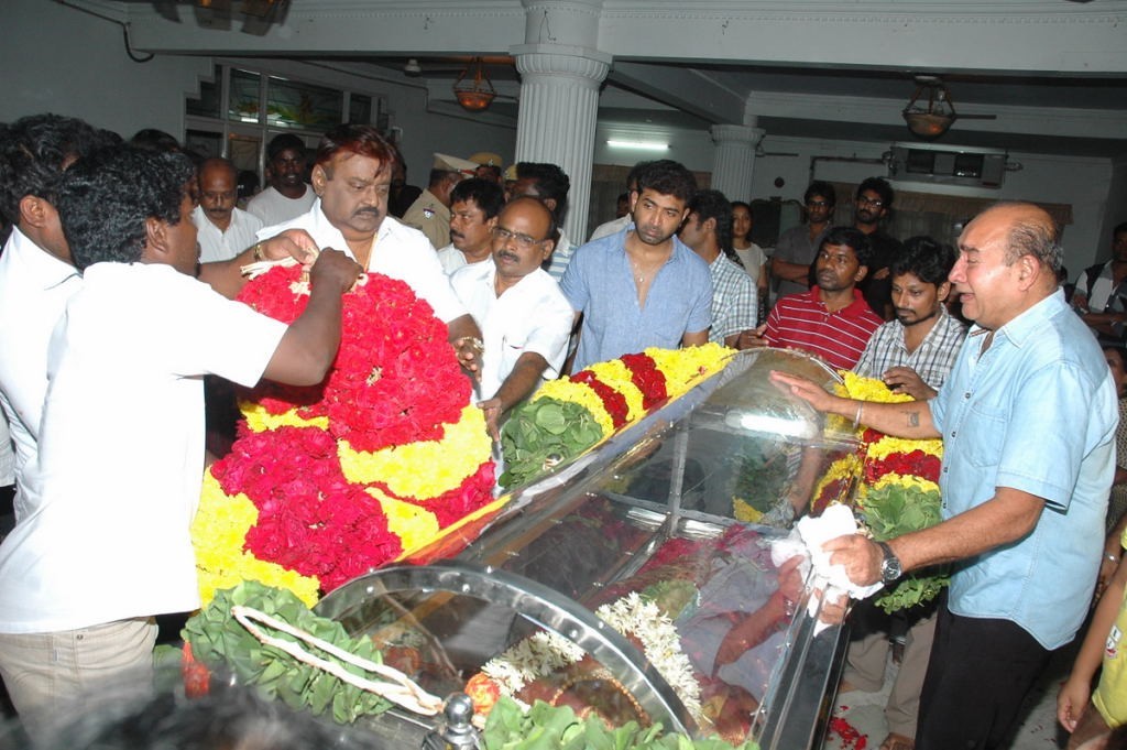 Manjula Vijayakumar Condolences - 34 / 134 photos