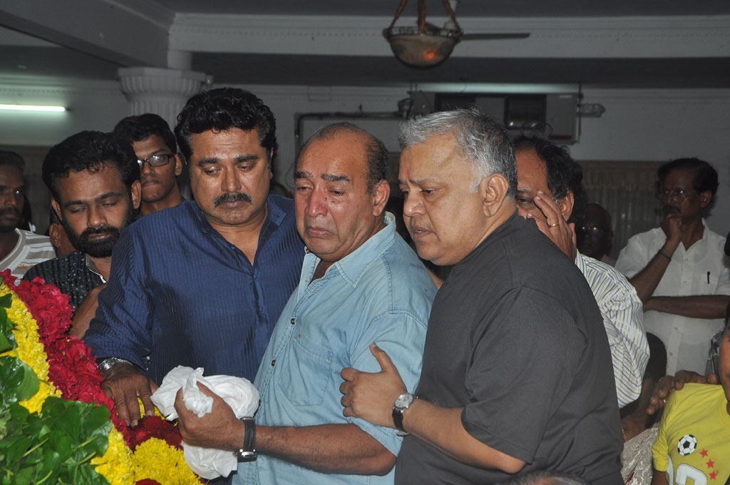 Manjula Vijayakumar Condolences - 38 / 134 photos