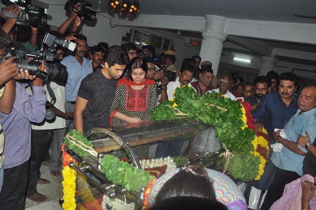 Manjula Vijayakumar Condolences - 50 / 134 photos