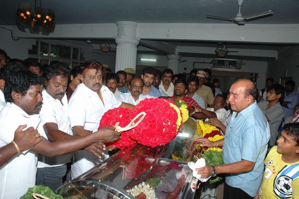 Manjula Vijayakumar Condolences - 61 / 134 photos