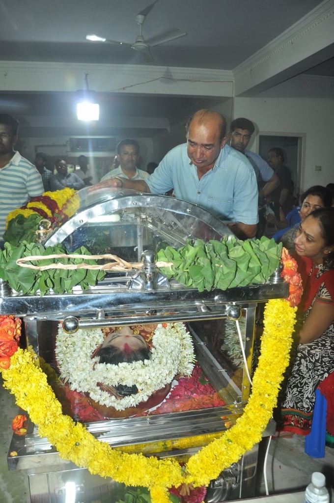 Manjula Vijayakumar Condolences - 62 / 134 photos