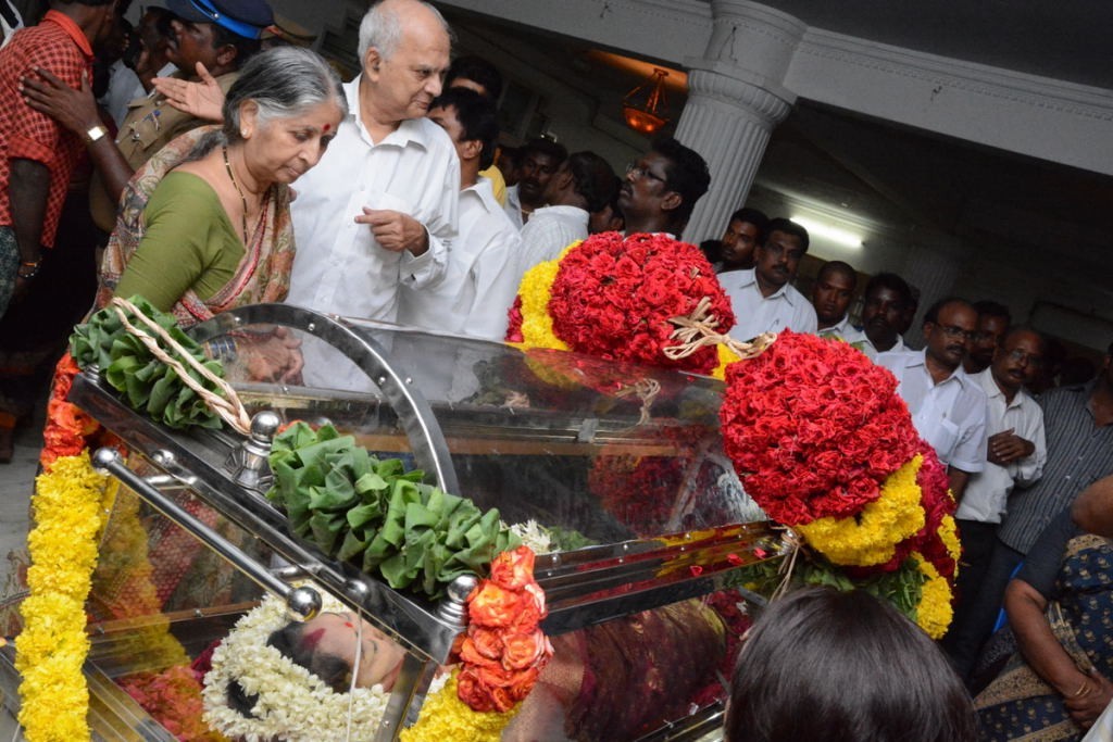 Manjula Vijayakumar Condolences - 73 / 134 photos