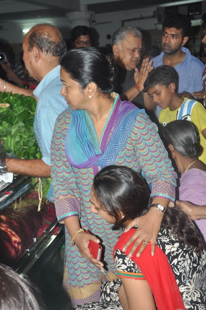 Manjula Vijayakumar Condolences - 78 / 134 photos