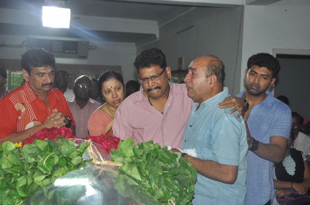 Manjula Vijayakumar Condolences - 80 / 134 photos