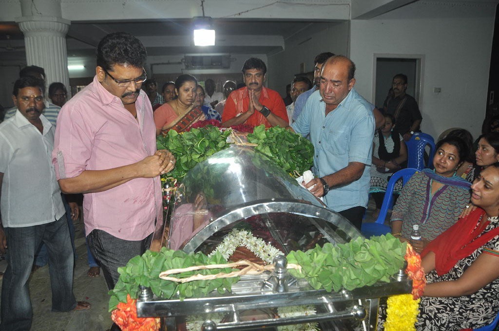 Manjula Vijayakumar Condolences - 81 / 134 photos