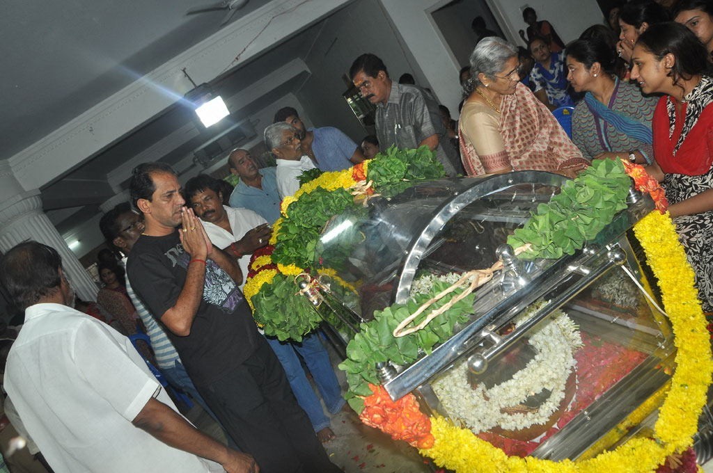 Manjula Vijayakumar Condolences - 82 / 134 photos