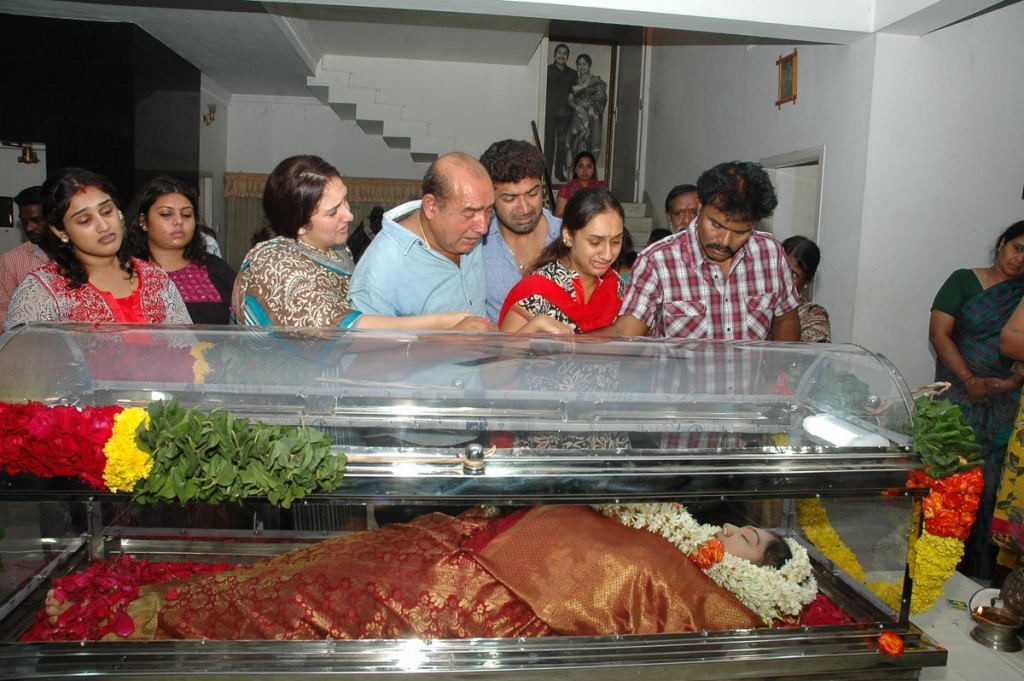 Manjula Vijayakumar Condolences - 89 / 134 photos