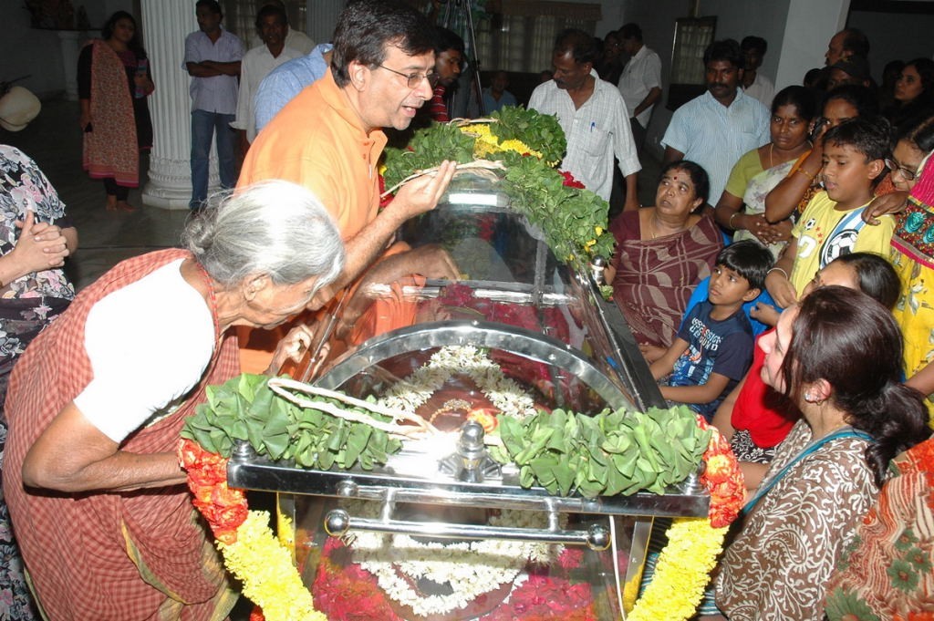 Manjula Vijayakumar Condolences - 94 / 134 photos