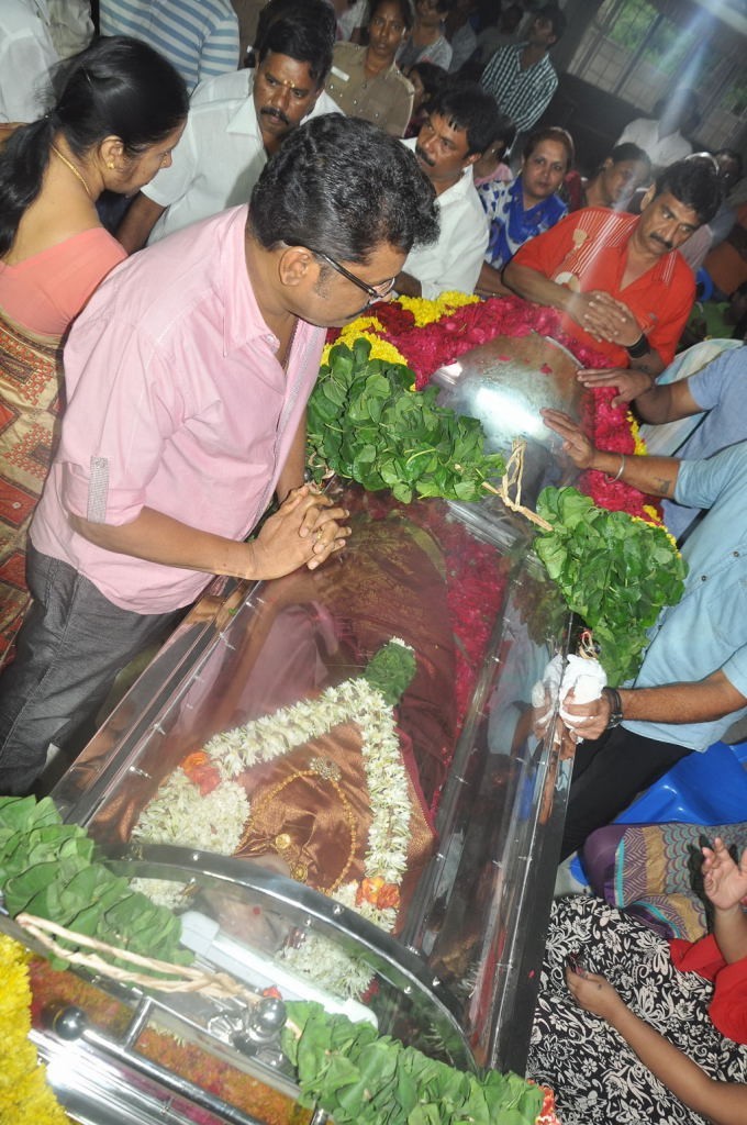 Manjula Vijayakumar Condolences - 96 / 134 photos