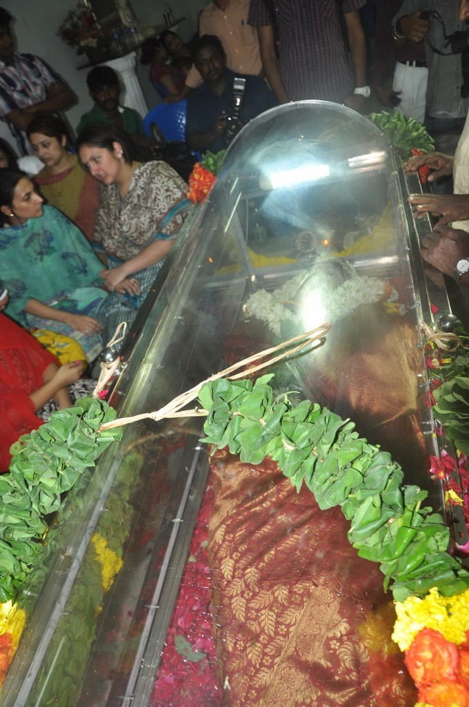 Manjula Vijayakumar Condolences - 113 / 134 photos