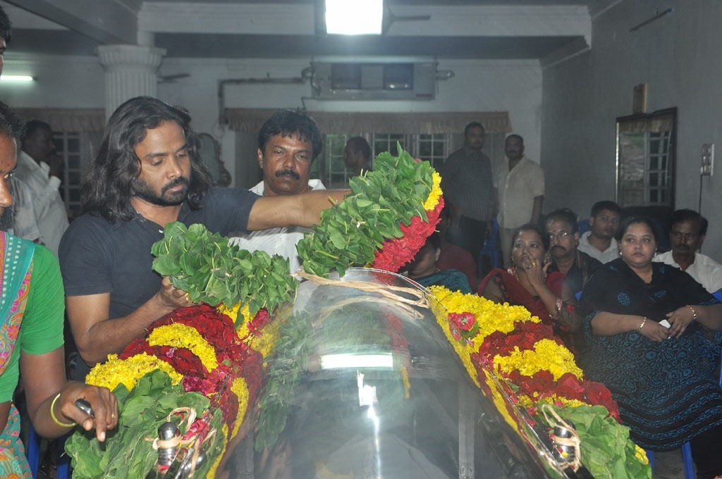 Manjula Vijayakumar Condolences - 131 / 134 photos