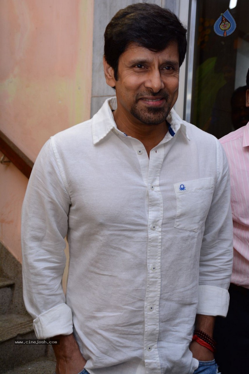 Mansoor Ali Khan Daughter Wedding Reception - 70 / 101 photos
