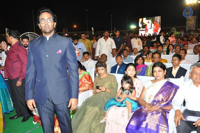 MB 40 Celebrations 2 - 34 / 61 photos