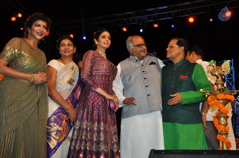 MB 40 Celebrations 3 - 31 / 103 photos