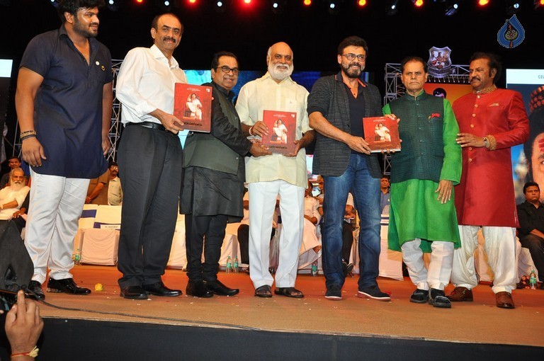 MB 40 Celebrations 3 - 36 / 103 photos