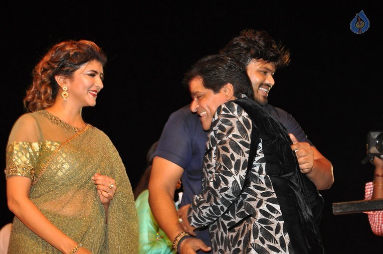MB 40 Celebrations 3 - 81 / 103 photos