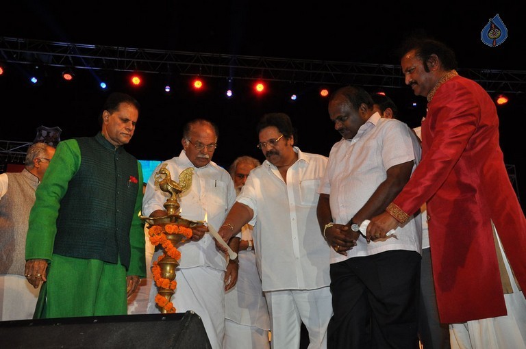 MB 40 Celebrations 3 - 88 / 103 photos