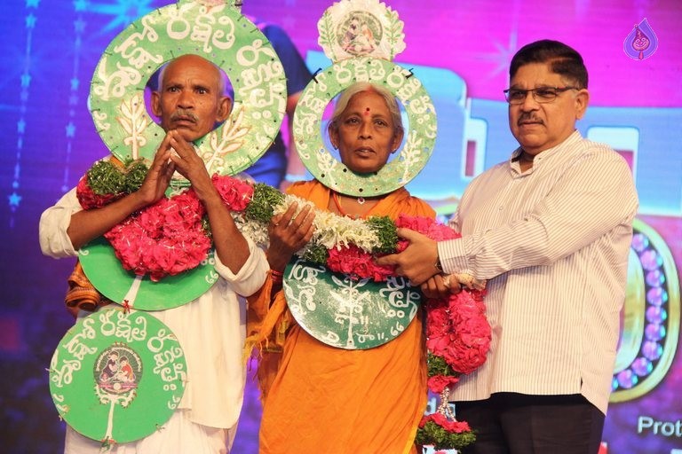 Mega 60 Celebrations 2 - 50 / 105 photos