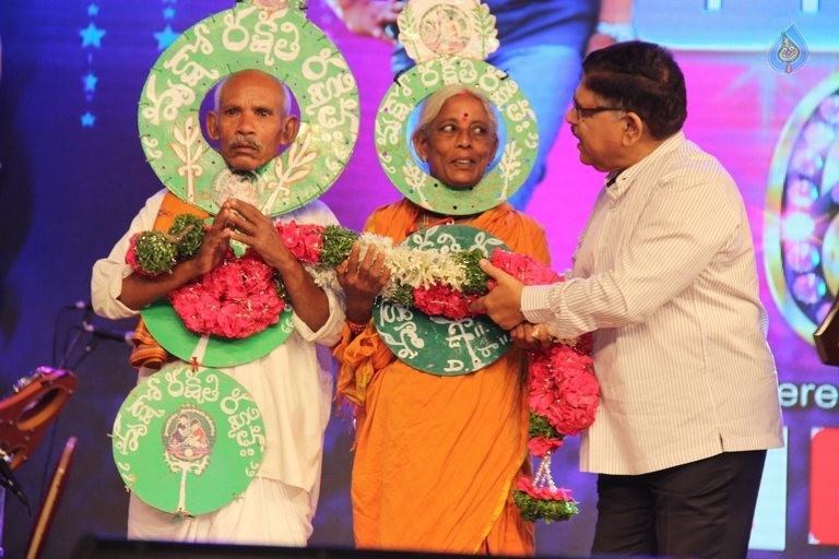 Mega 60 Celebrations 2 - 98 / 105 photos